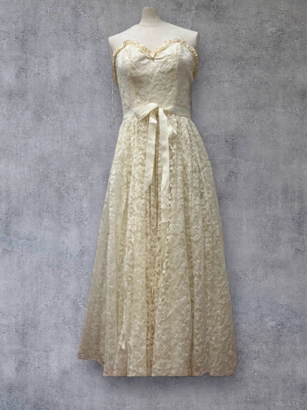 Vintage Fancy Frocks cream lace strapless wedding gown by Phyllis Gerrans